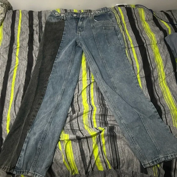 Jeans - Picture 1 of 3